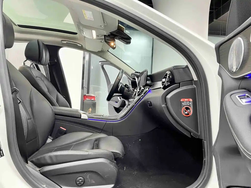 Mercedes-Benz C-Class 2022 — фото 10