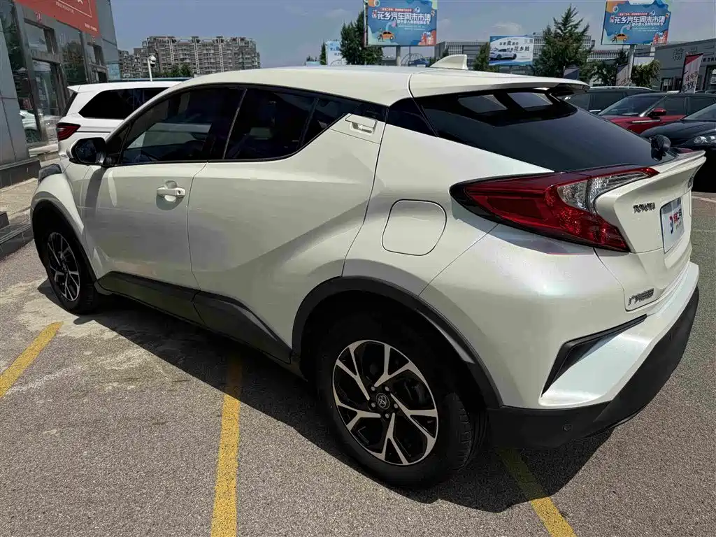 Toyota C-HR 2020 — фото 40