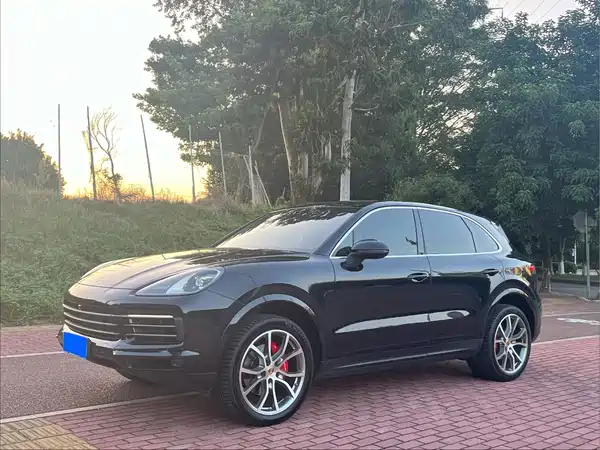 Porsche Cayenne 2021