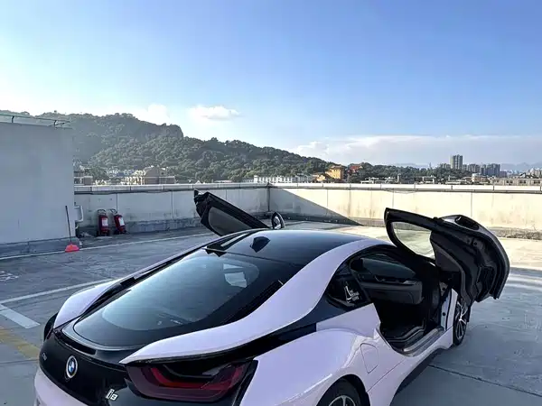 BMW i8 2016