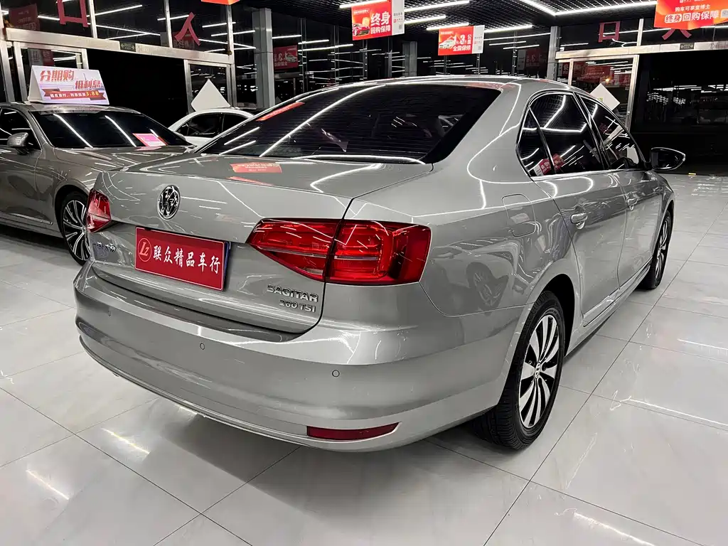 Volkswagen Sagitar 2018