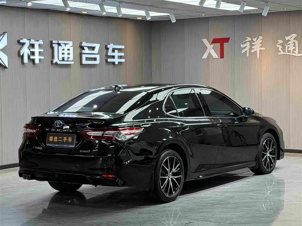 Toyota Camry 2021 — фото 6