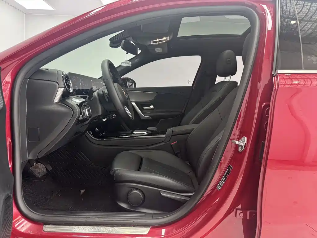 Mercedes-Benz A-Class 2022 — фото 9