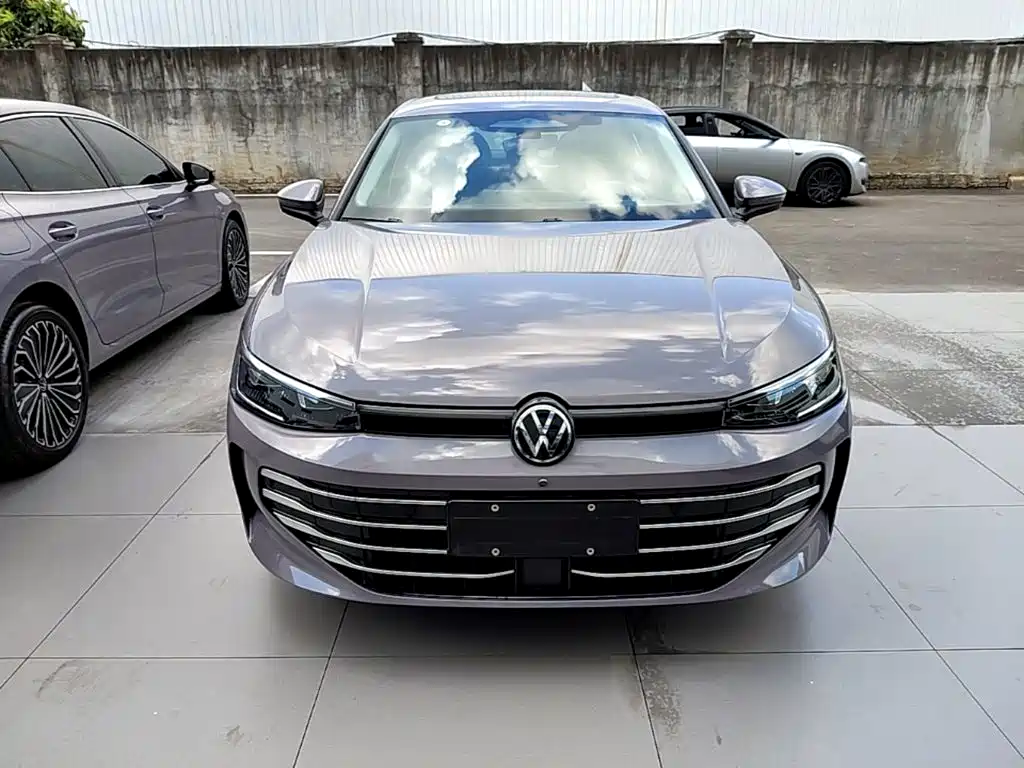 Volkswagen Passat 2024