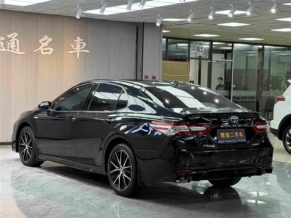 Toyota Camry 2021