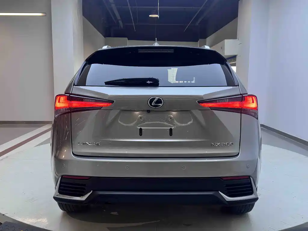 Lexus NX 2020 — фото 5