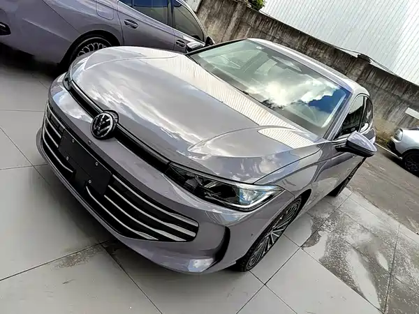 Volkswagen Passat 2024