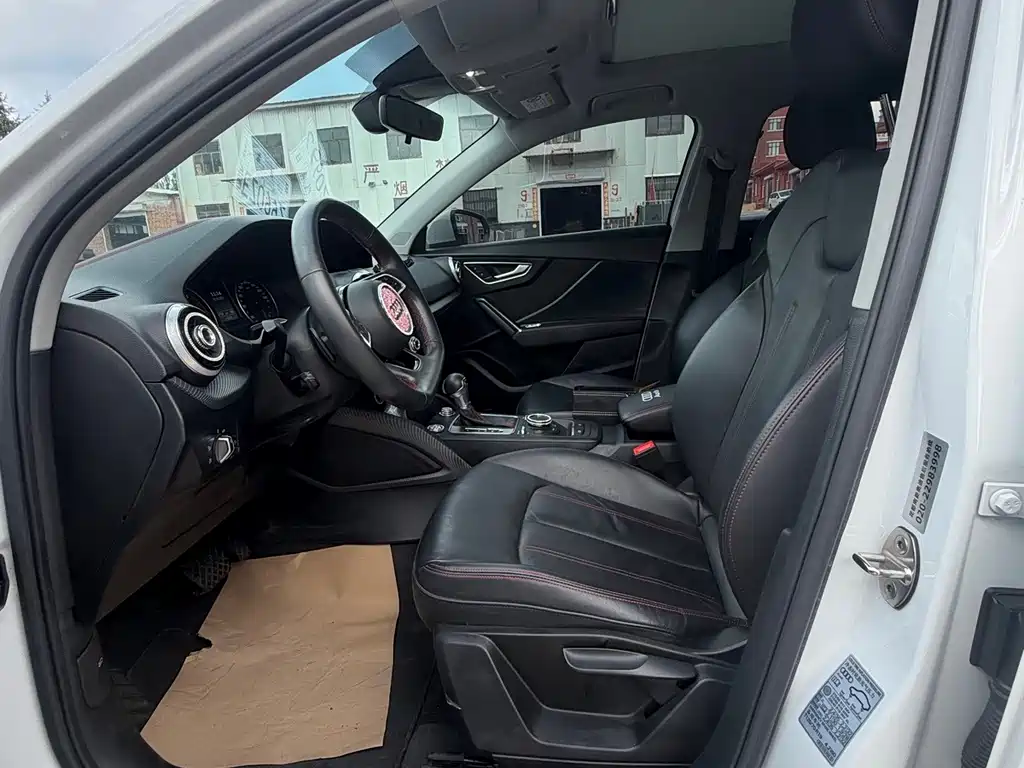 Audi Q2L 2022 — фото 8
