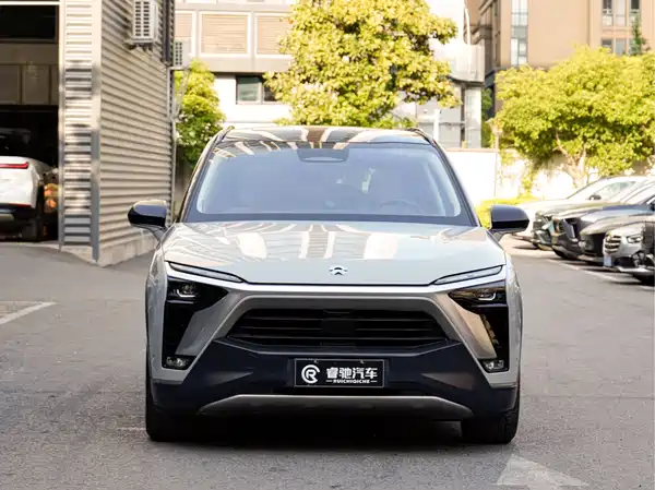 NIO ES8 2021