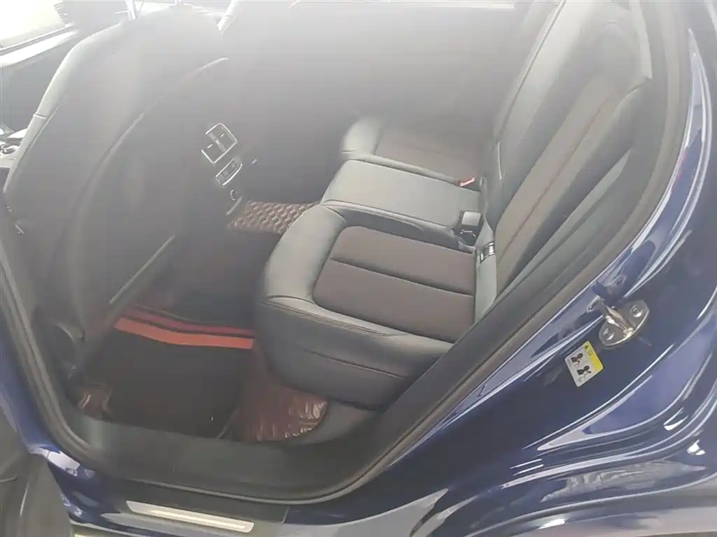 Audi Q5L 2018 — фото 17