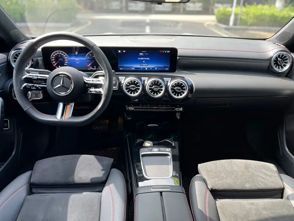 Mercedes-Benz A-Class 2025 — фото 7