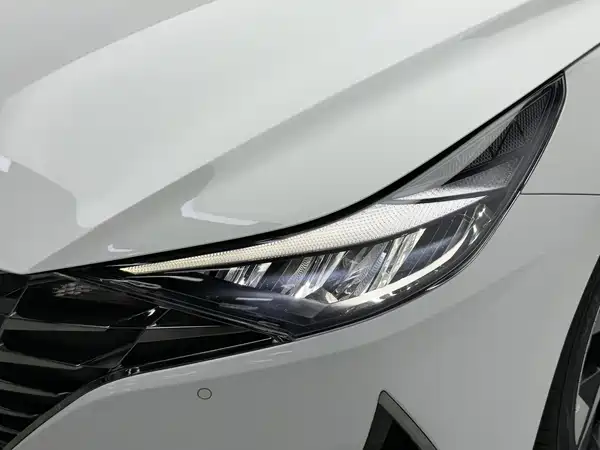 Hyundai Elantra 2023