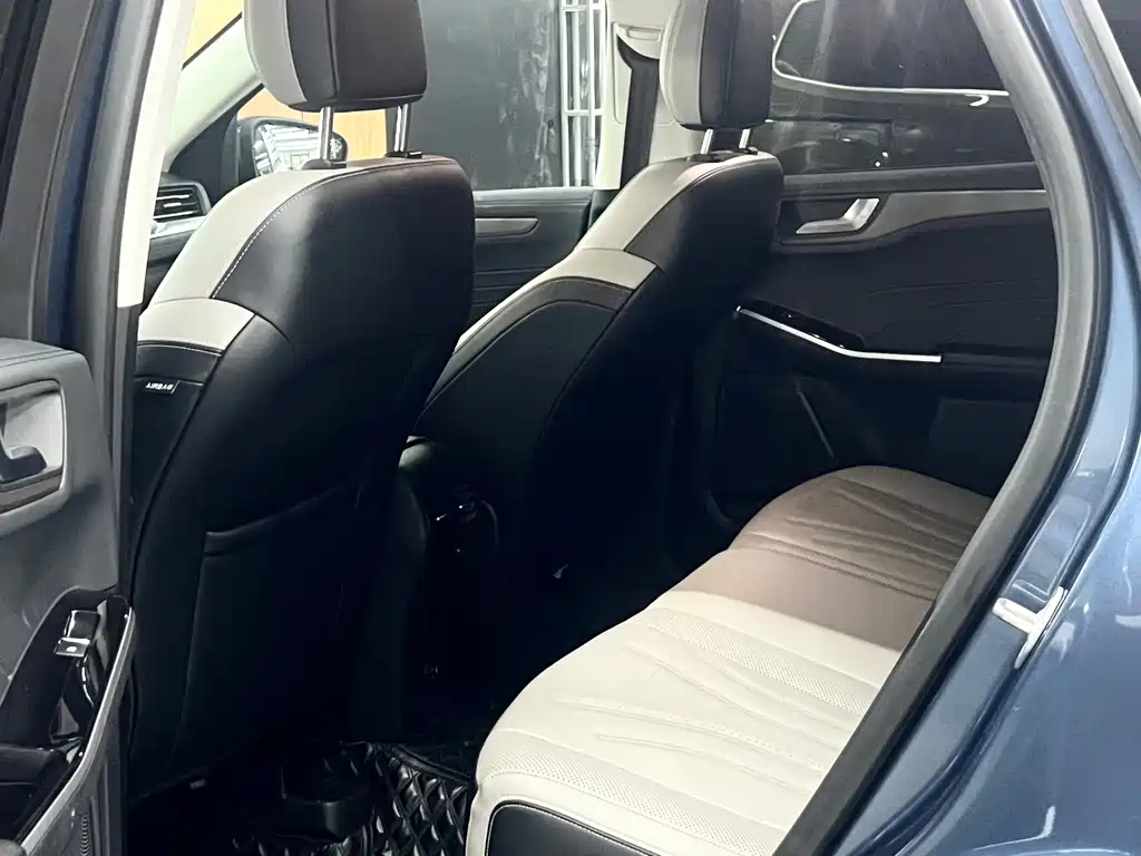 Ford Escape 2020 — фото 10