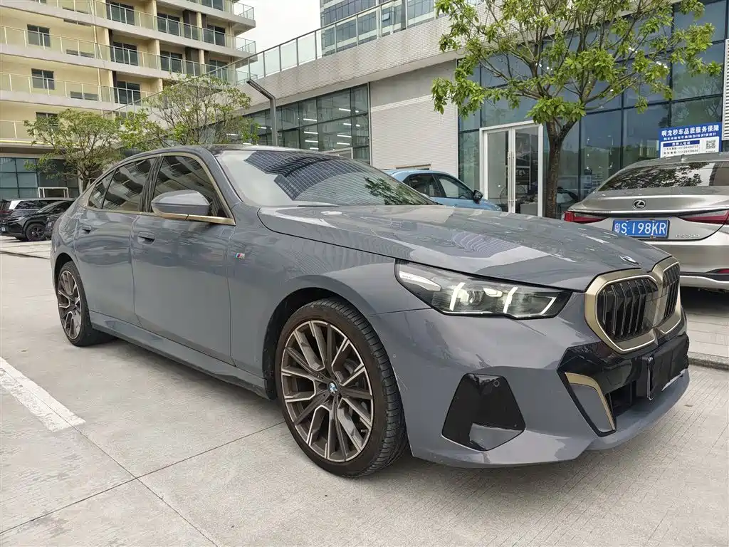 BMW 5 Series 2024