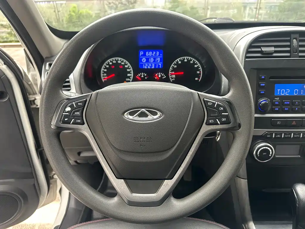 Chery Tiggo 3 2015 — фото 15