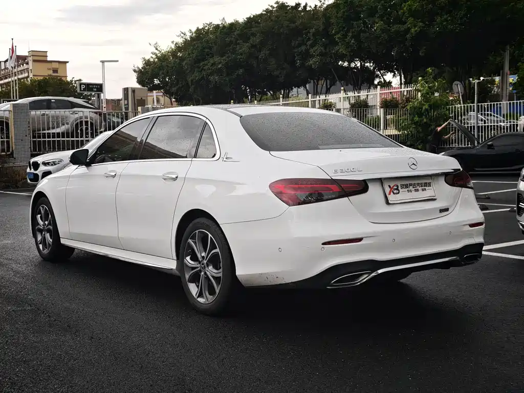 Mercedes-Benz E-Class 2021