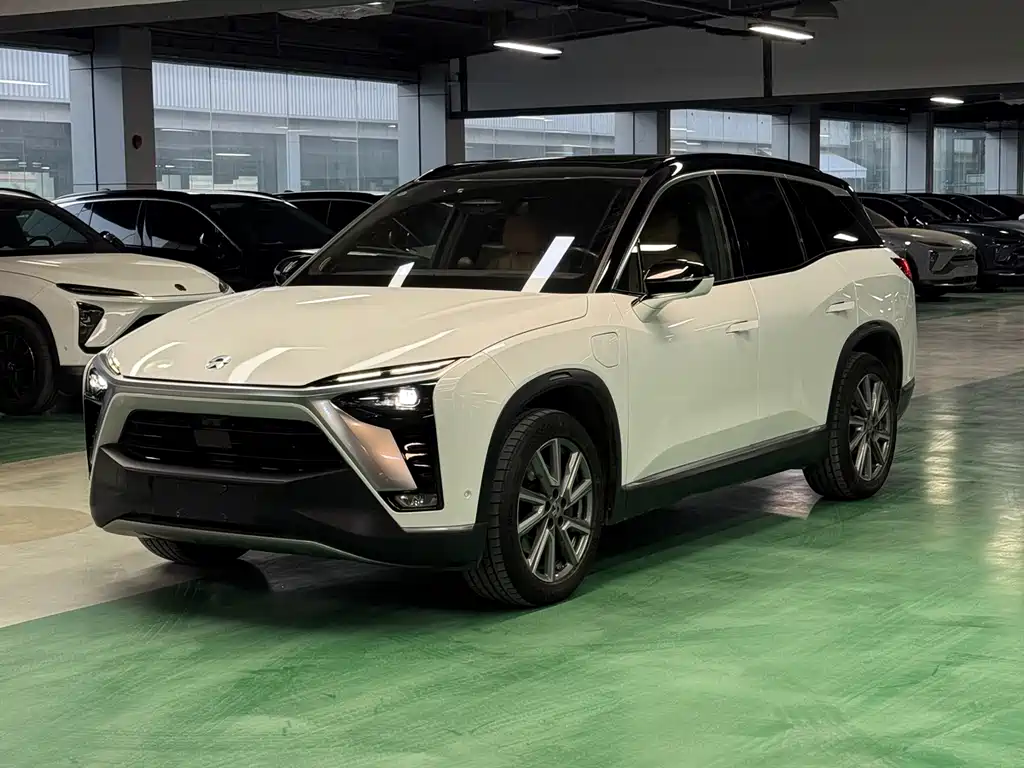 NIO ES8 2021