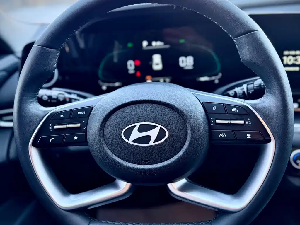 Hyundai Elantra 2023 — фото 20