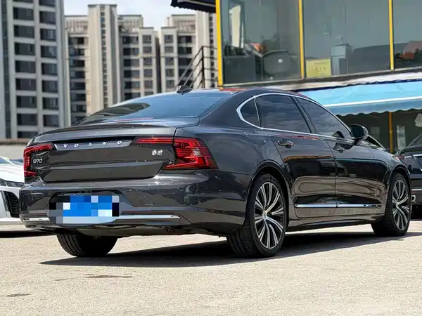 Volvo S90 2024