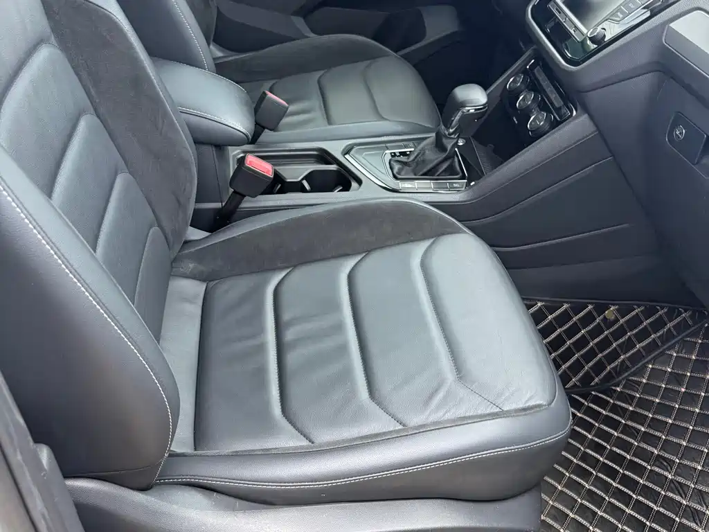 Volkswagen Tiguan L 2017 — фото 12