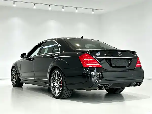 Mercedes-Benz S-Class AMG 2010