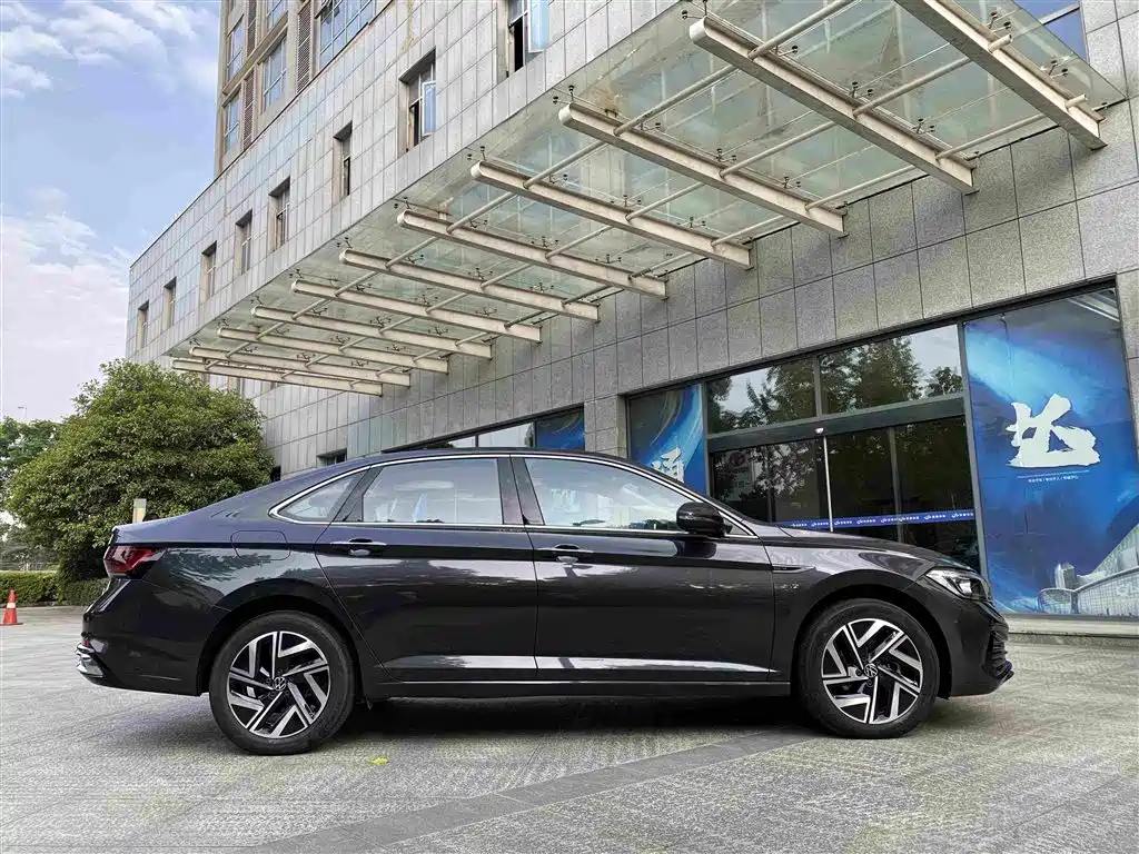 Volkswagen Sagitar 2024
