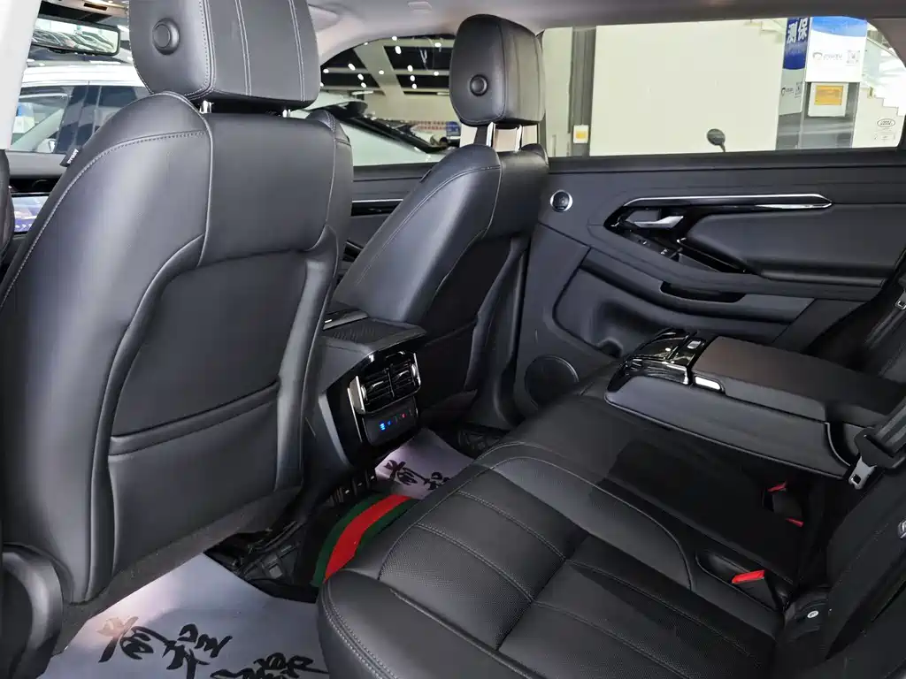 Land Rover Evoque 2023 — фото 6