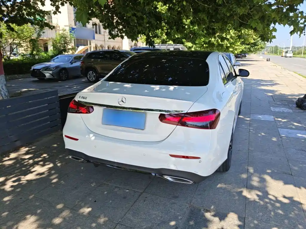 Mercedes-Benz E-Class 2022