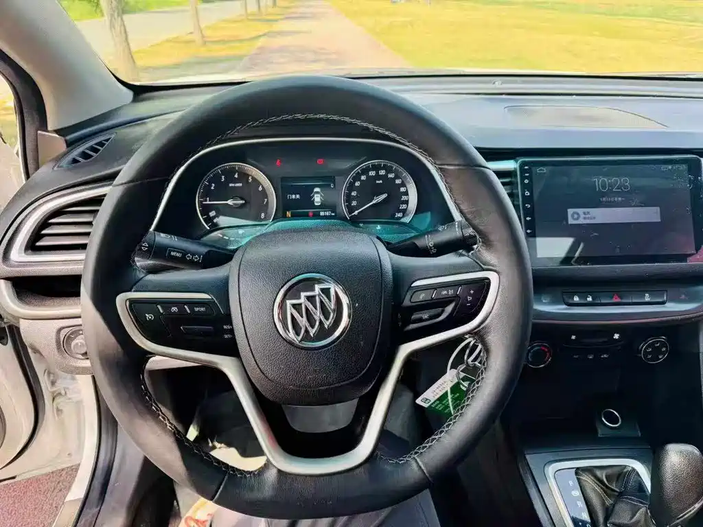 Buick Excelle 2018 — фото 8