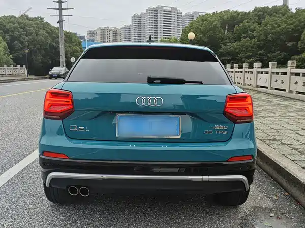 Audi Q2L 2021
