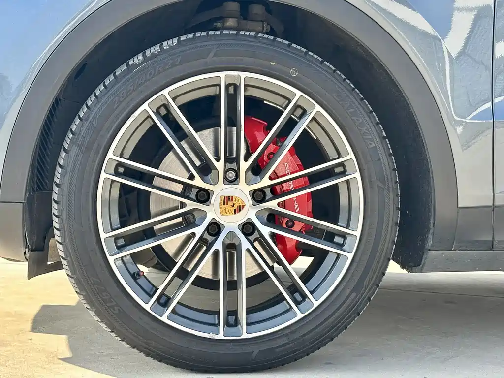 Porsche Cayenne 2019 — фото 10