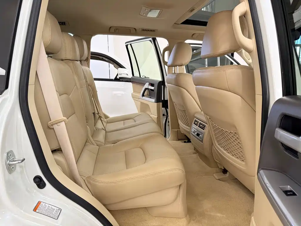 Toyota Land Cruiser 2017 — фото 12