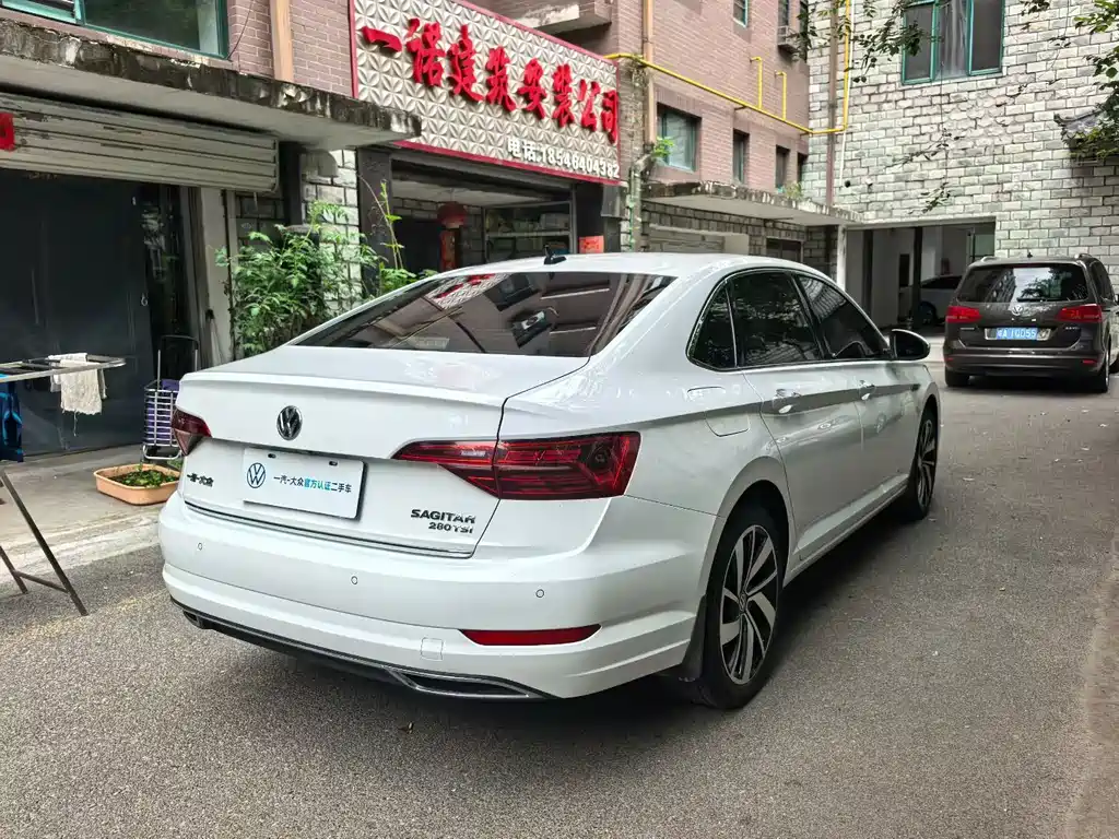 Volkswagen Sagitar 2022