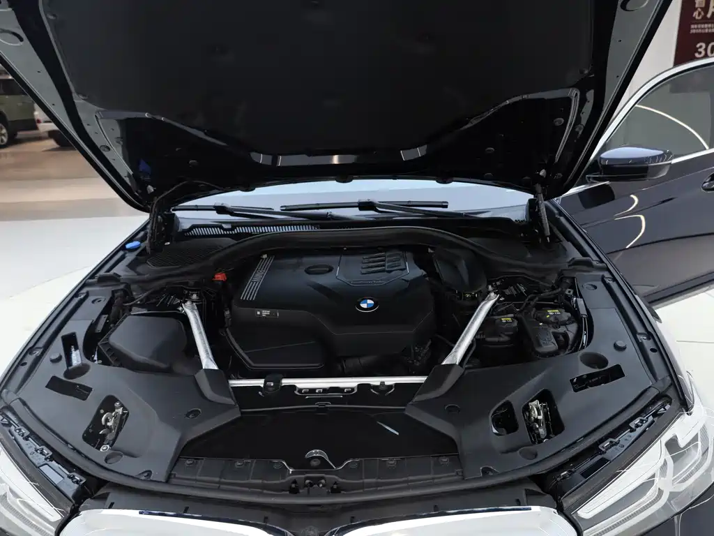 BMW 5 Series 2022 — фото 14