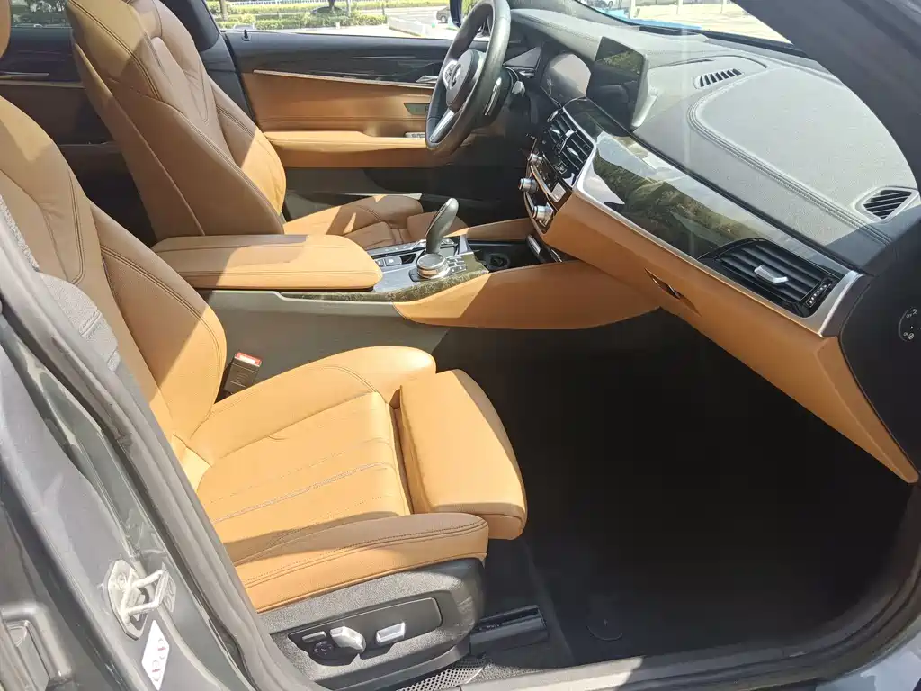 BMW 6 Series GT 2020 — фото 13