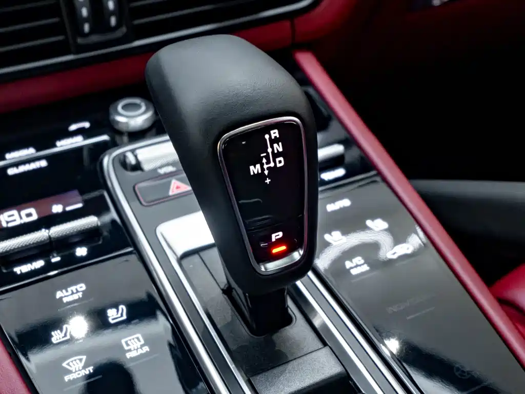 Porsche Cayenne 2023 — фото 18