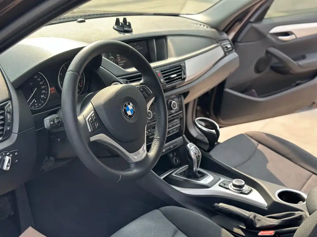 BMW X1 2015 — фото 15