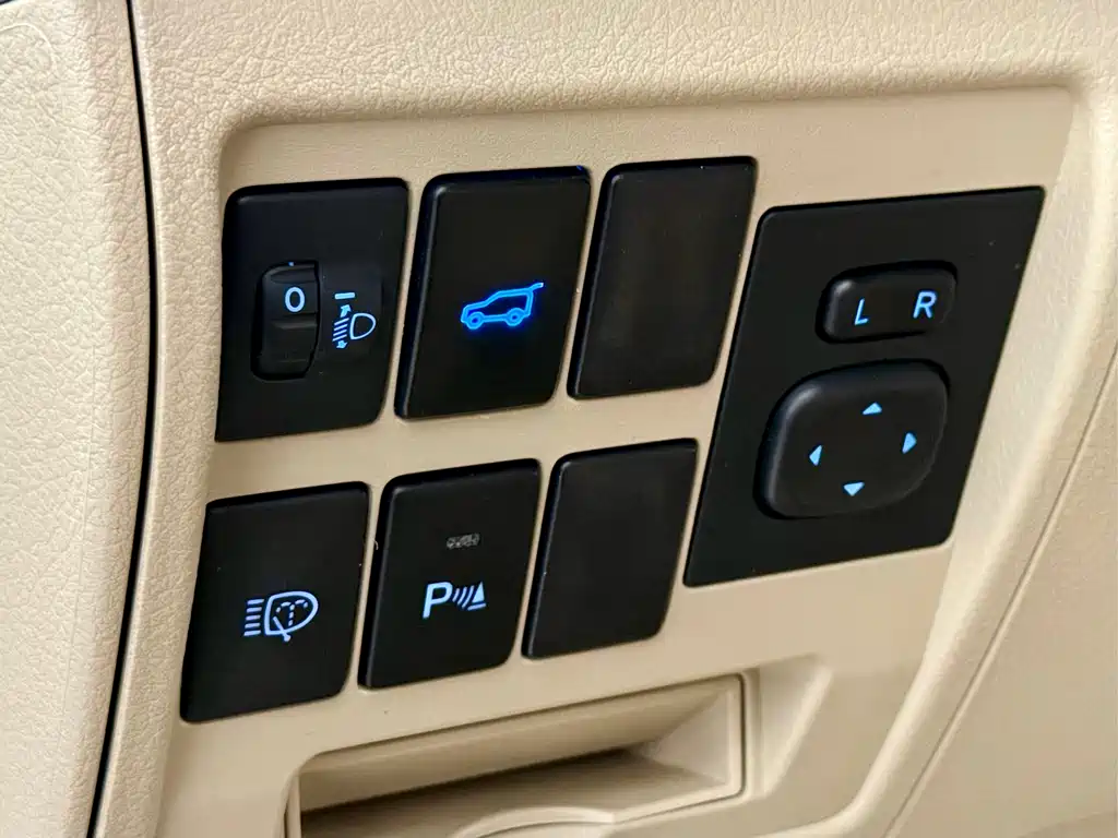 Toyota Land Cruiser 2020 — фото 7