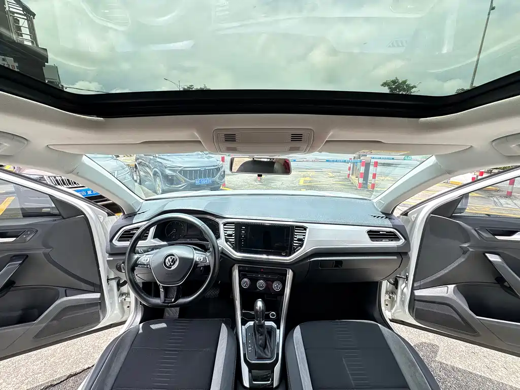Volkswagen T-Roc 2022 — фото 13