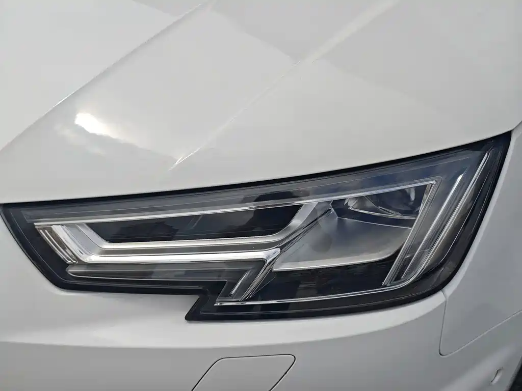 Audi A4L 2019