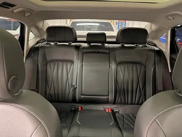 Volkswagen Passat 2023