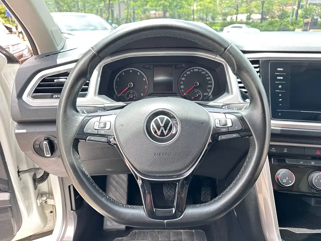 Volkswagen T-Roc 2022 — фото 16