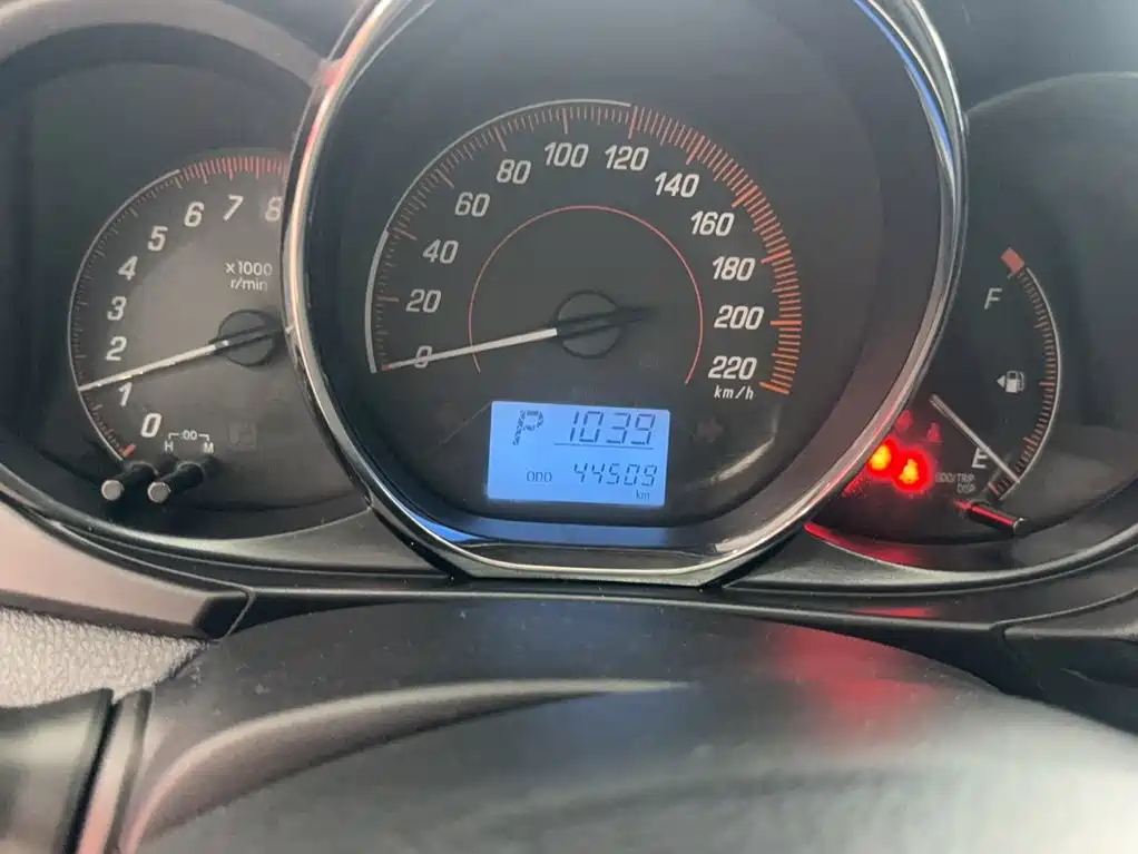Toyota Yaris L 2021
