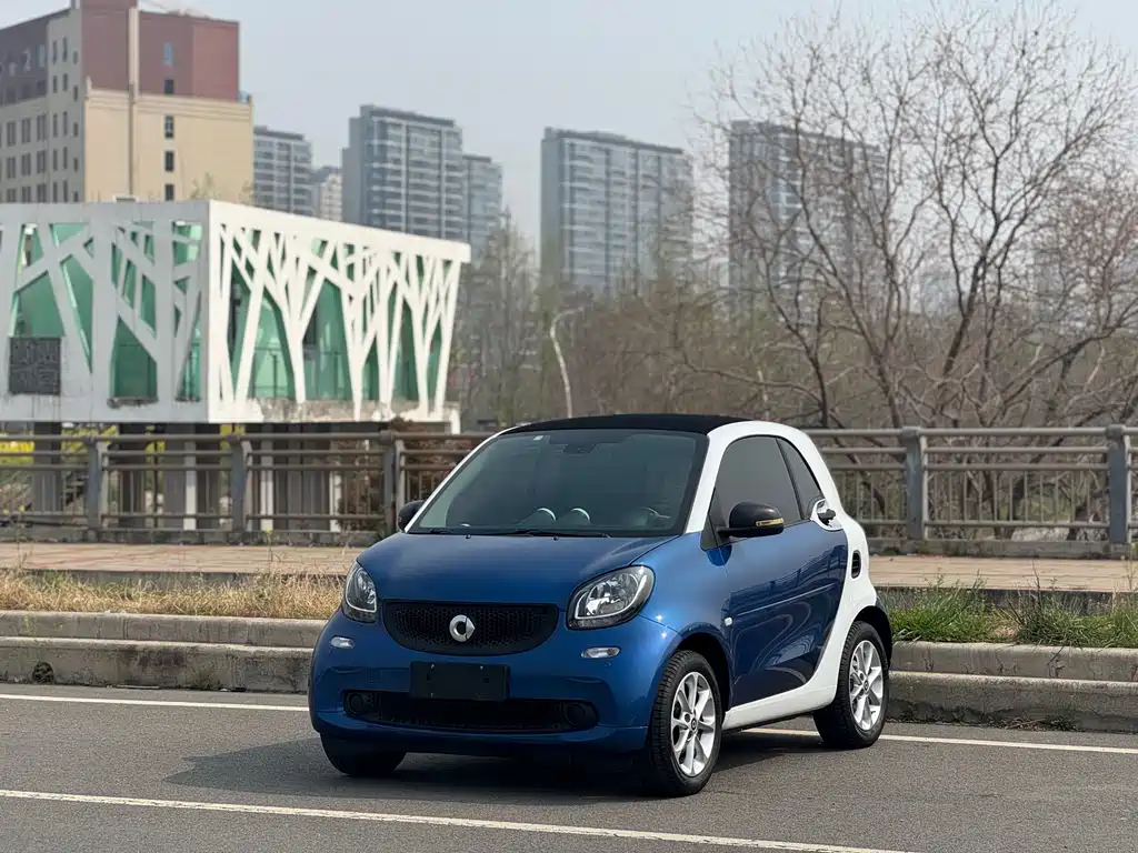 smart Fortwo 2019 — фото 16