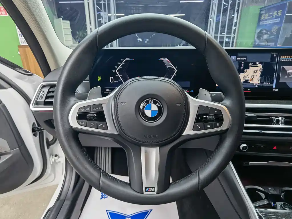BMW 3 Series 2023 — фото 10