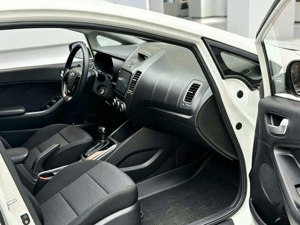Kia K3 2016
