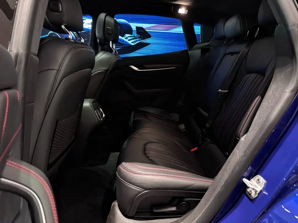 Maserati Levante 2021 — фото 11