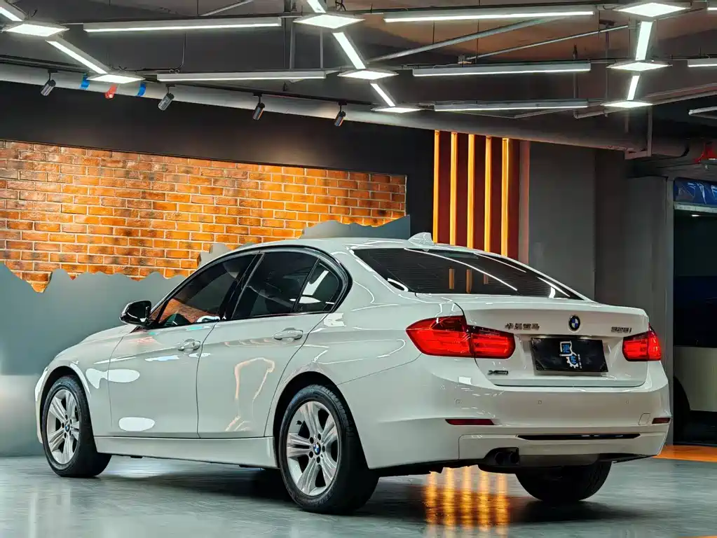 BMW 3 Series 2015 — фото 30