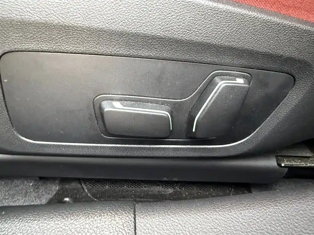 BMW 3 Series 2025 — фото 10