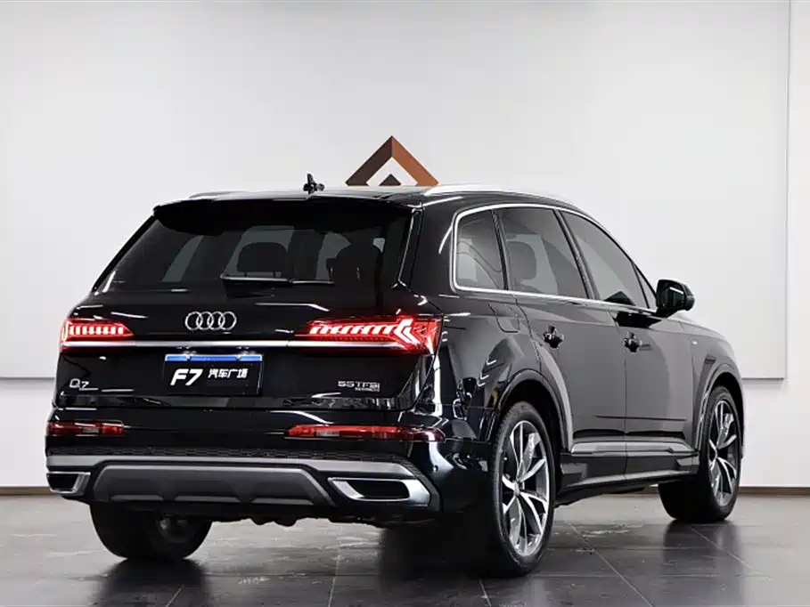 Audi Q7 2020 — фото 6